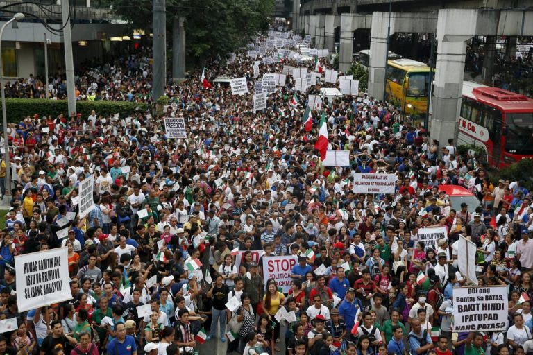 Tens of Thousands Rally Across the Philippines in the “Trillion Peso March” Against Massive Flood-Control Corruption